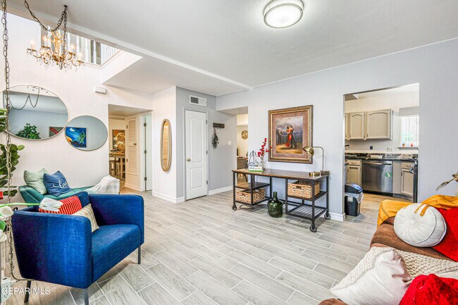 Building Photo - 7333 Golden Hawk Dr