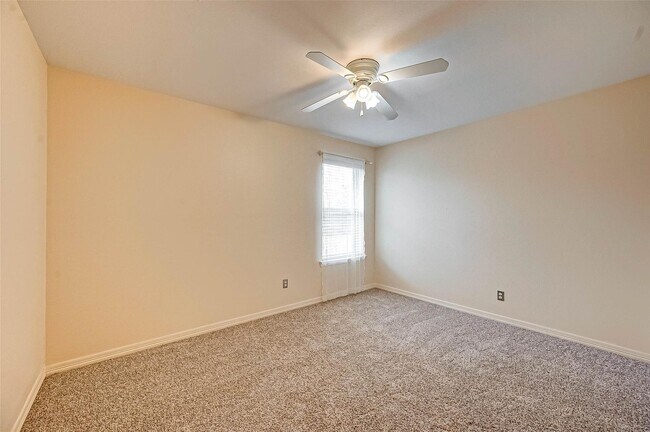 Building Photo - 16207 Willowford Ct