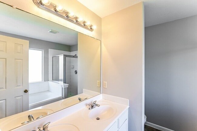 Building Photo - 19530 Billineys Park Dr