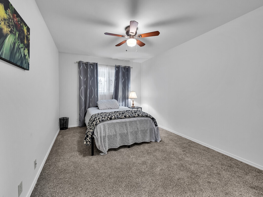 Building Photo - 68-1785-1785 Paakea St