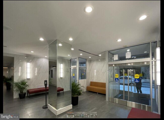 Building Photo - 2101 Chestnut St