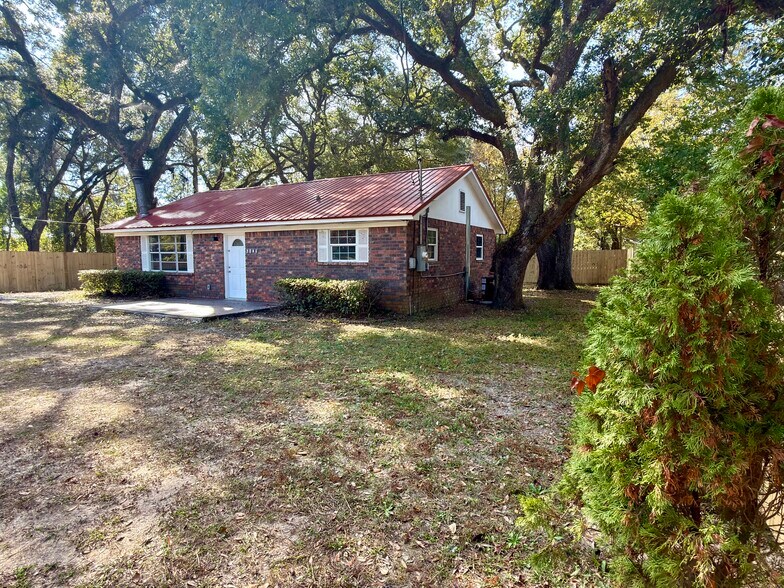 Building Photo - 6309 Rambler Dr