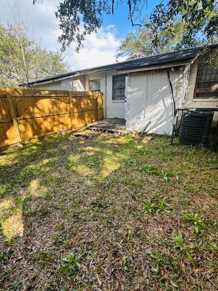 Building Photo - 7114 Ken Knight Dr W