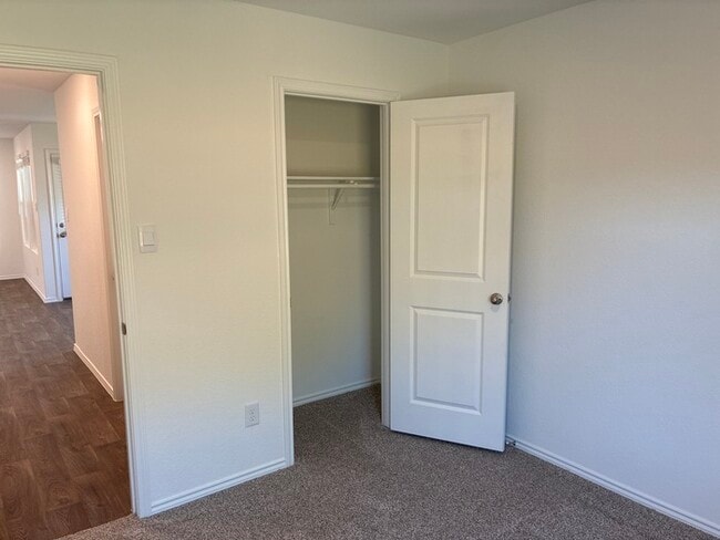 Building Photo - Charming 3BR/2BA Home in San Antonio – Mod...