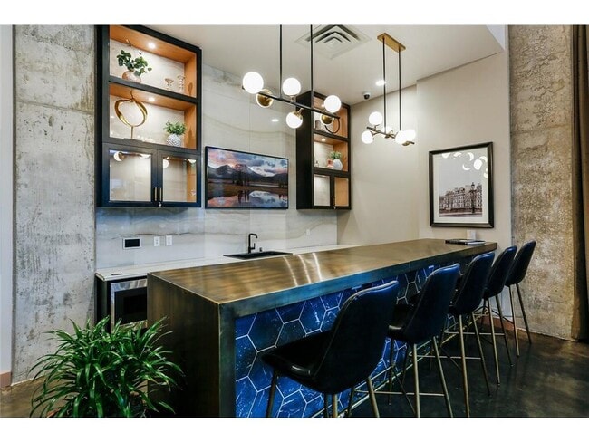 Building Photo - 728 N 3rd St