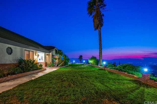 Building Photo - 7380 Live Oak Dr
