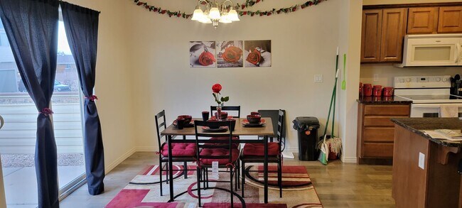 Building Photo - 1677#50 - Rahmaan, TrayV&#39;on