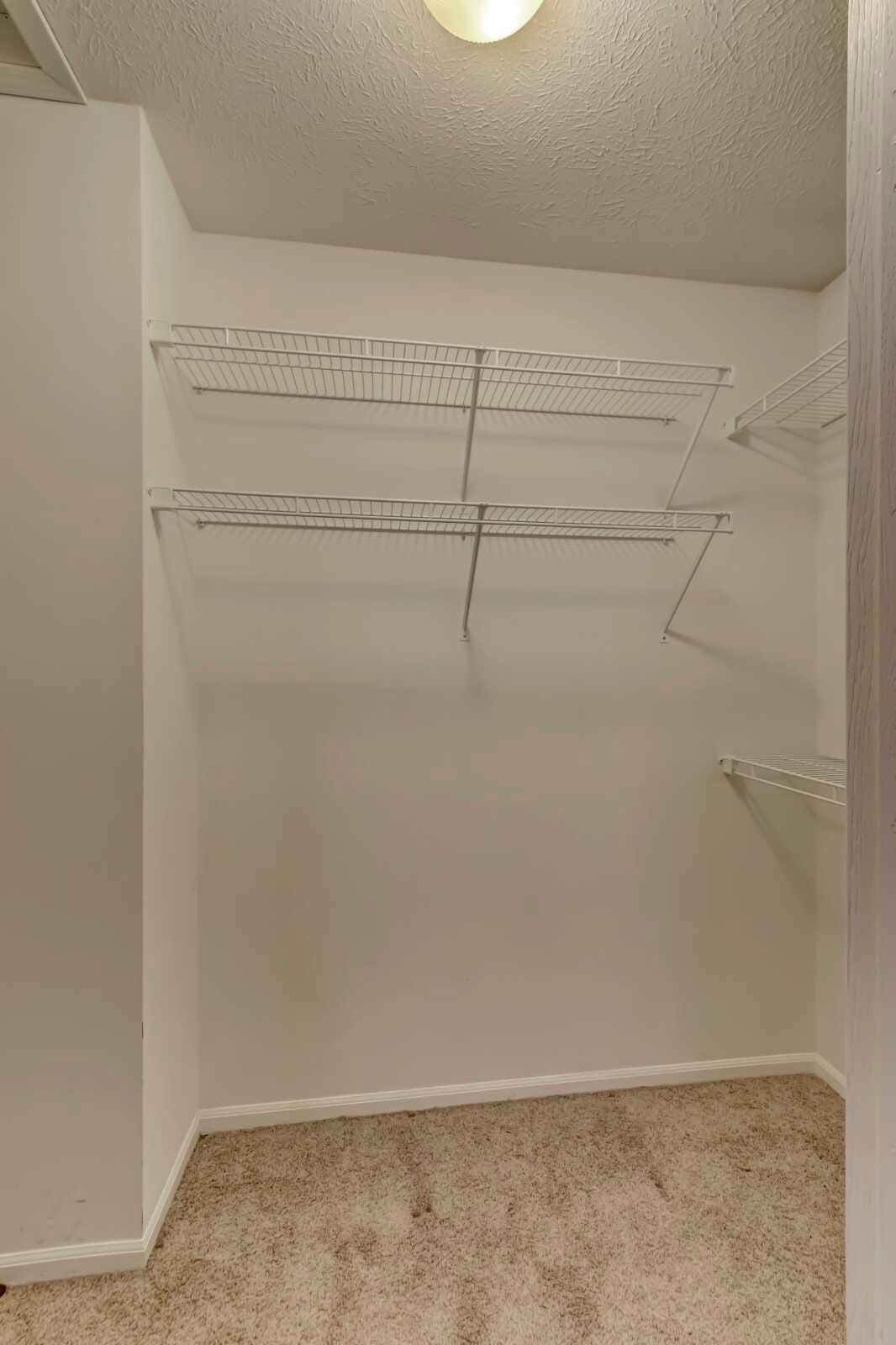 Building Photo - 17904 Karen Cir