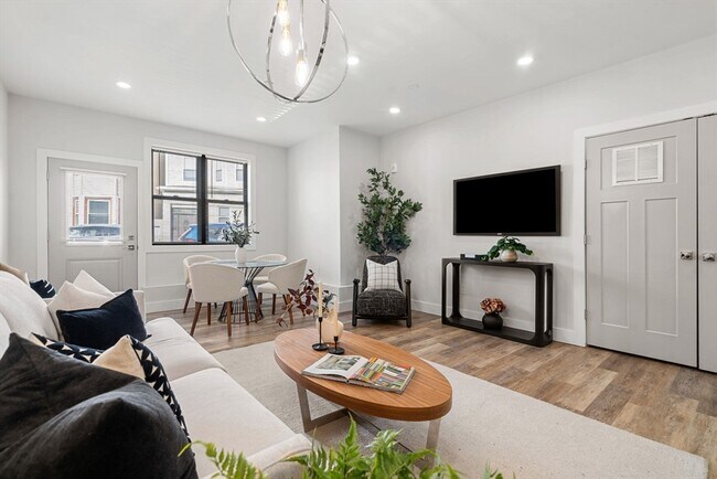 Building Photo - 181 Bennington St