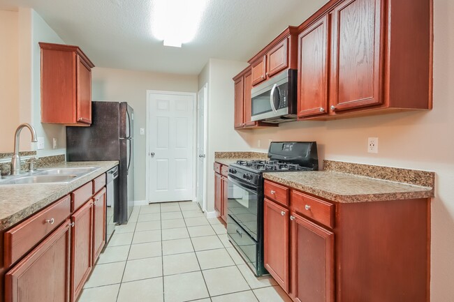 Building Photo - 9518 Peridot Green Dr