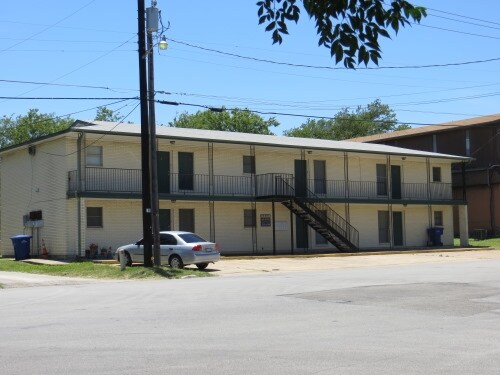Primary Photo - 106 E Avenue F