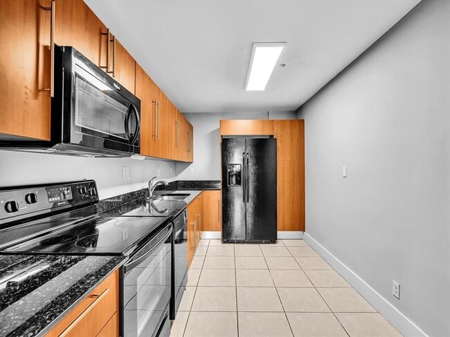 Building Photo - 3001 S Ocean Dr
