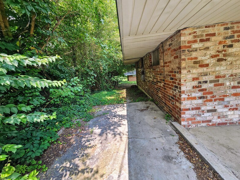 Building Photo - 359 Glenwood Dr