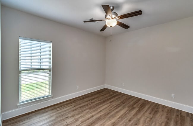 Building Photo - 867 Long Leaf Cir