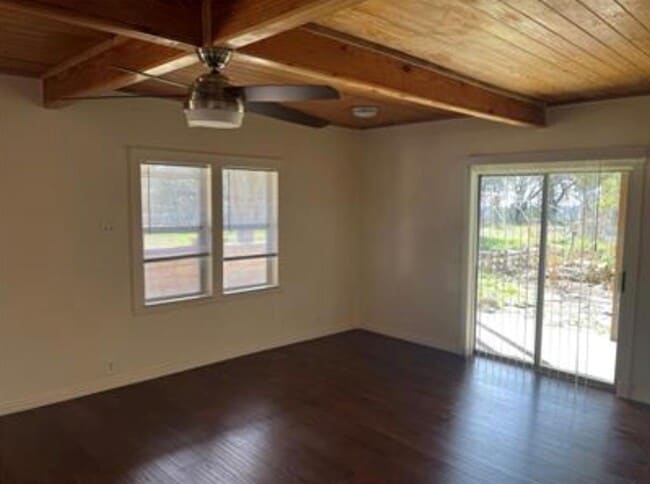 Building Photo - 230 Six Pines Rd