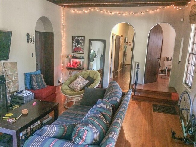 Building Photo - 3111 Harris Park Ave