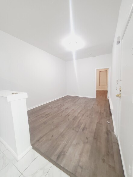 Building Photo - 366 Forrest St