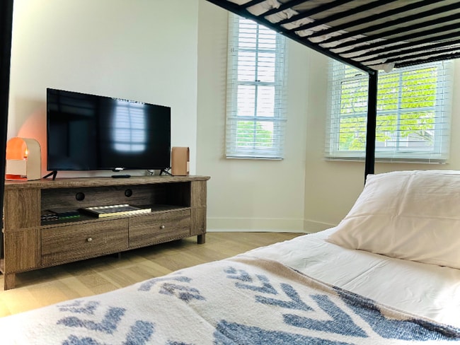 Building Photo - 323 Atherton St