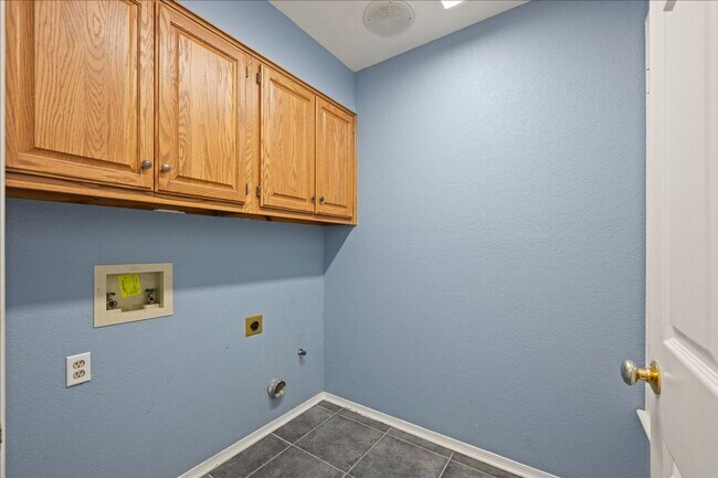Building Photo - Great 3 Bed 2 Bath In Edmond