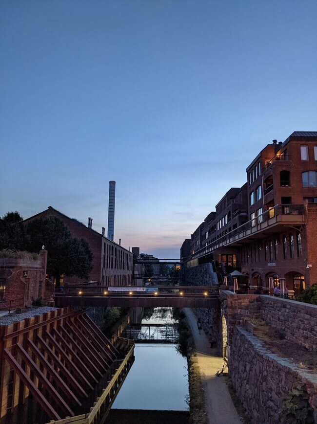 Building Photo - 3332 P St NW