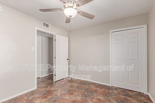Building Photo - 13849 N 48th Ave