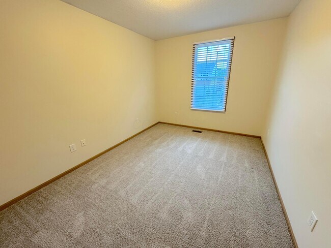 Building Photo - 8577 Clover Glade Dr