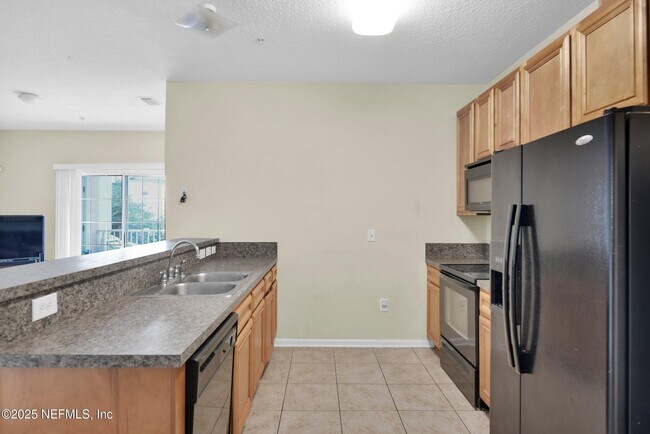 Building Photo - 8241 Pelican Landing Rd