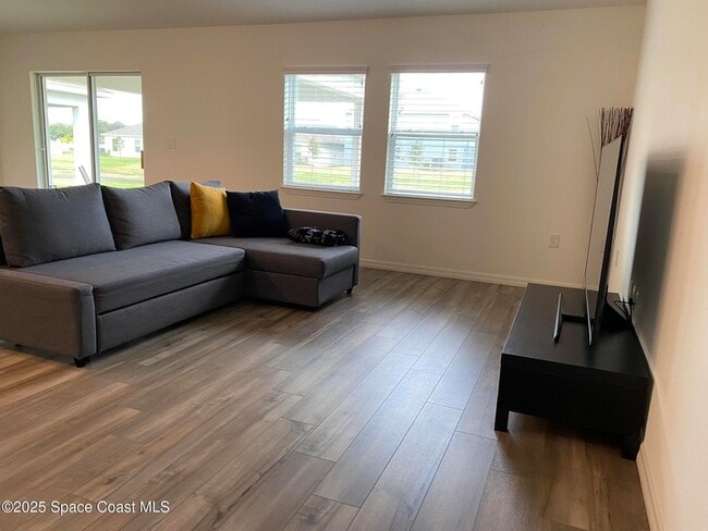 Building Photo - 1186 Dania Cir