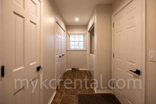 Building Photo - 12012 Ensley Ln