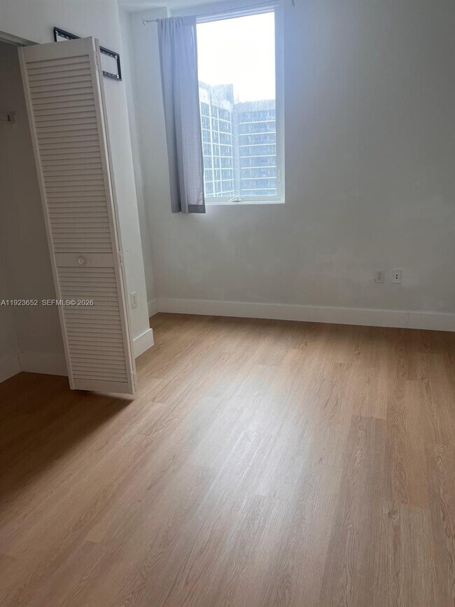 Building Photo - 253 NE 2nd St