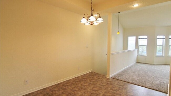 Building Photo - 1270 Hillcrest Dr
