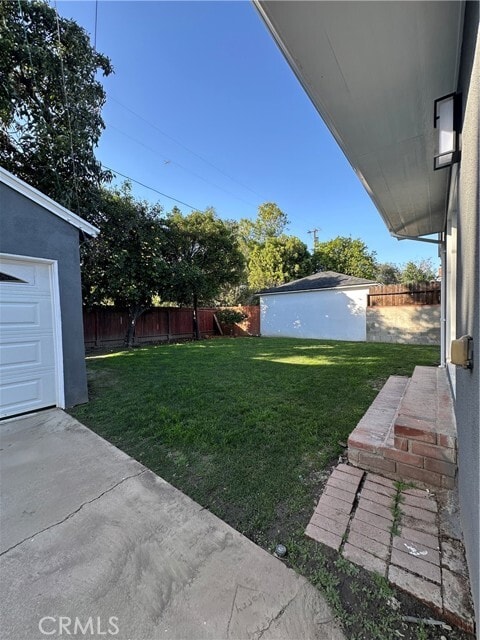 Building Photo - 6447 Balcom Ave