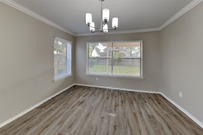 Building Photo - 16834 Scenic Gardens Dr