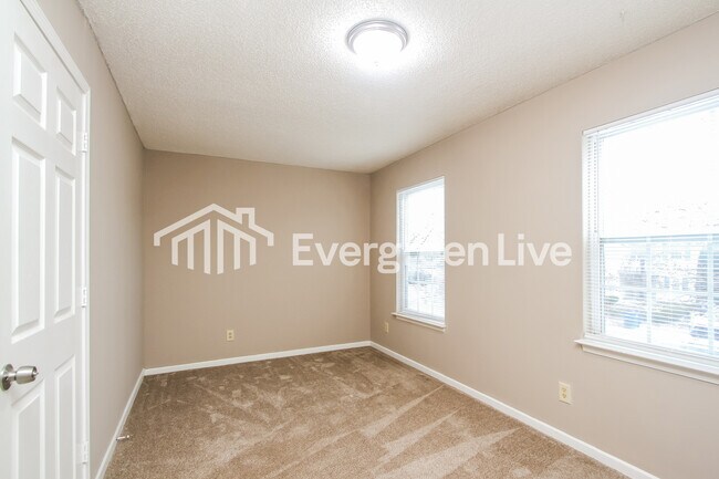 Building Photo - 1806 Sonesta Ln