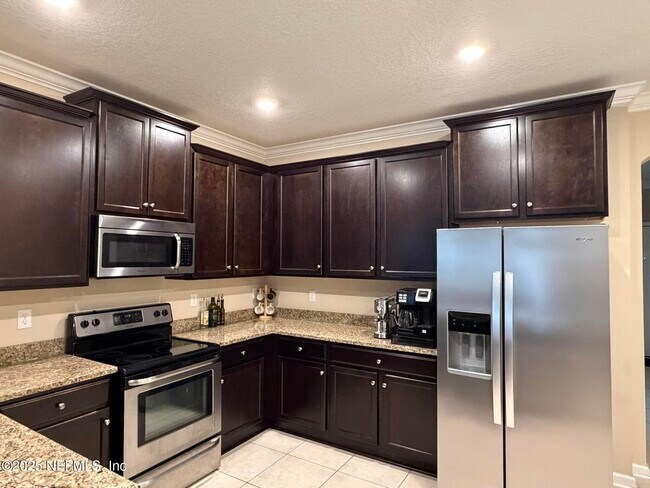 Building Photo - 7292 Claremont Creek Dr