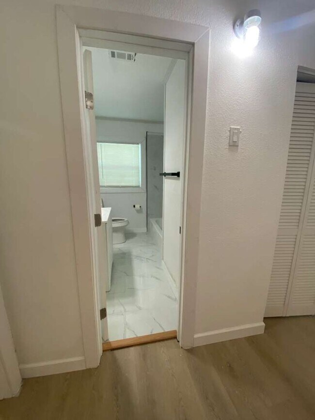 Building Photo - BEAUTIFUL HOME IN HOUSTON. MOVE IN READY!.