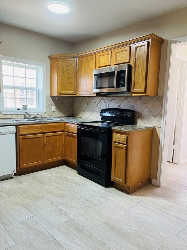 Building Photo - 2422 Eagle St