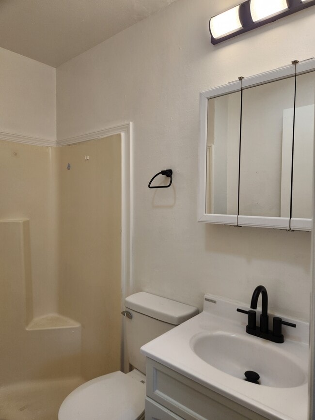 Building Photo - Windsor Apartment