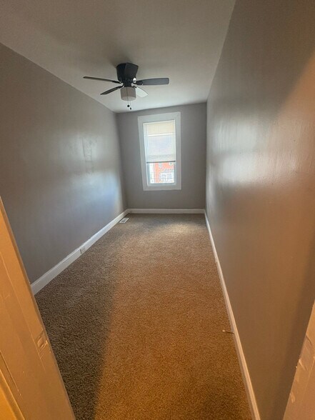 Building Photo - 3715 Oakmont Ave