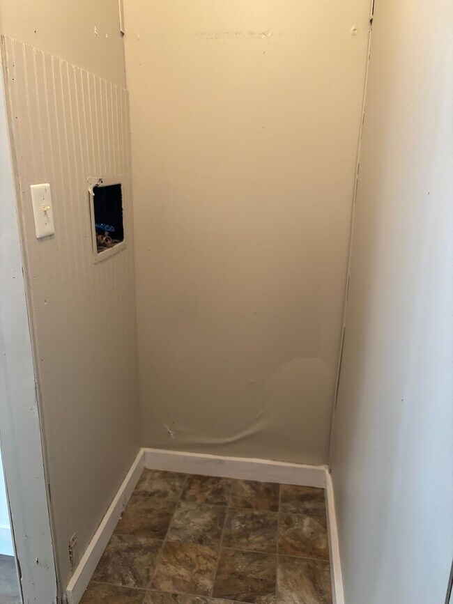 Building Photo - 2 BED, 2 BATH NEWLY REMOLDED MOBILE HOME IN PARK LOCATED IN EAGLE SPRINGS