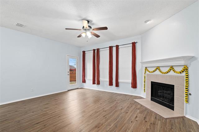 Building Photo - 316 Leameadow Dr