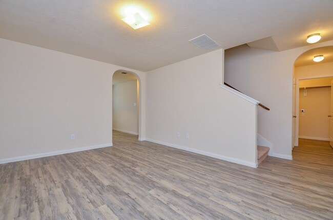 Building Photo - 24226 Ravenna Oaks Ct