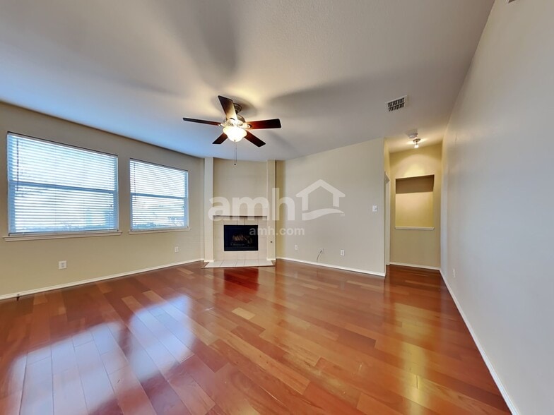 Building Photo - 1404 Blue Gill Ln