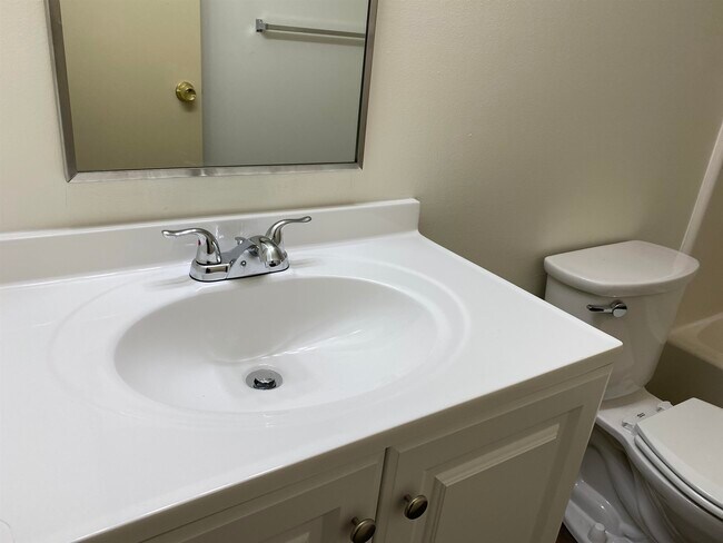 Building Photo - 30 Hanover St