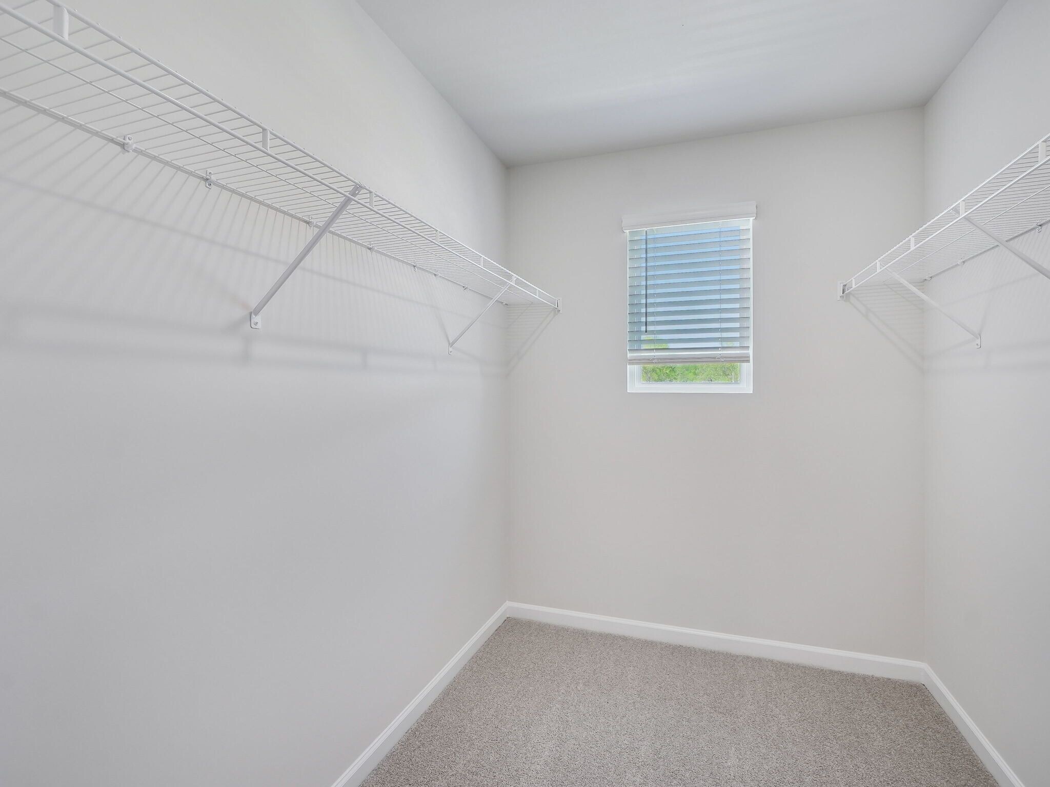 Building Photo - 710 Southland Dr