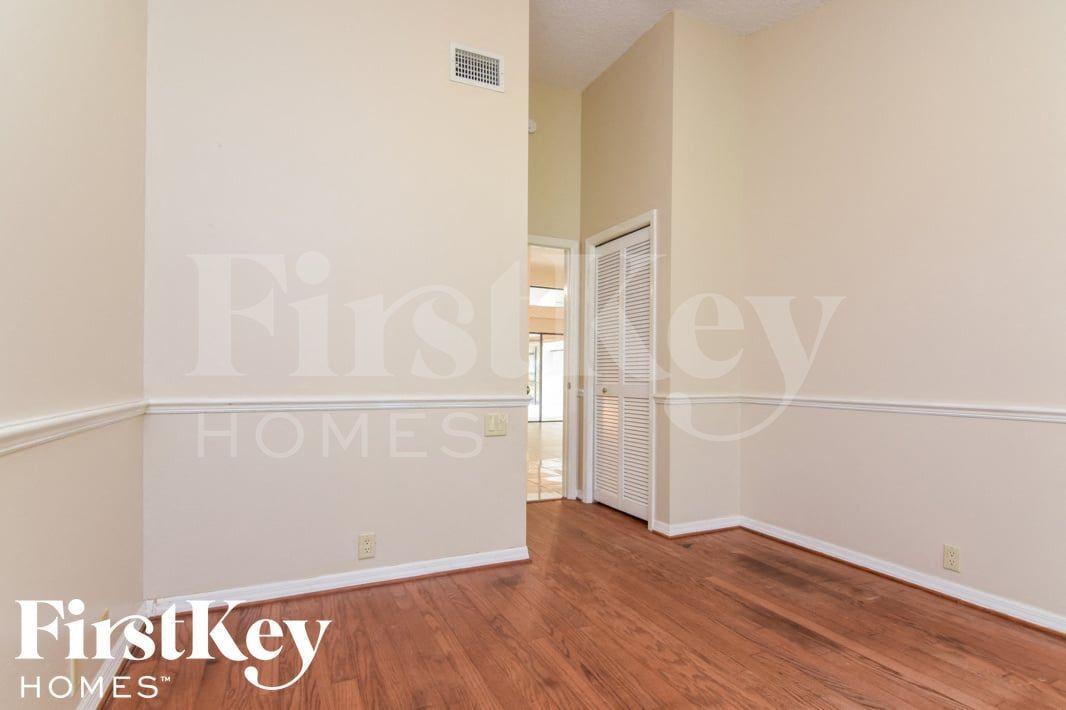 Building Photo - 2816 Pine Club Dr