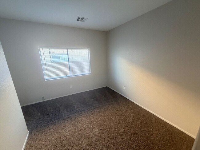 Building Photo - 3 bedroom with loft home in North Las Vegas!