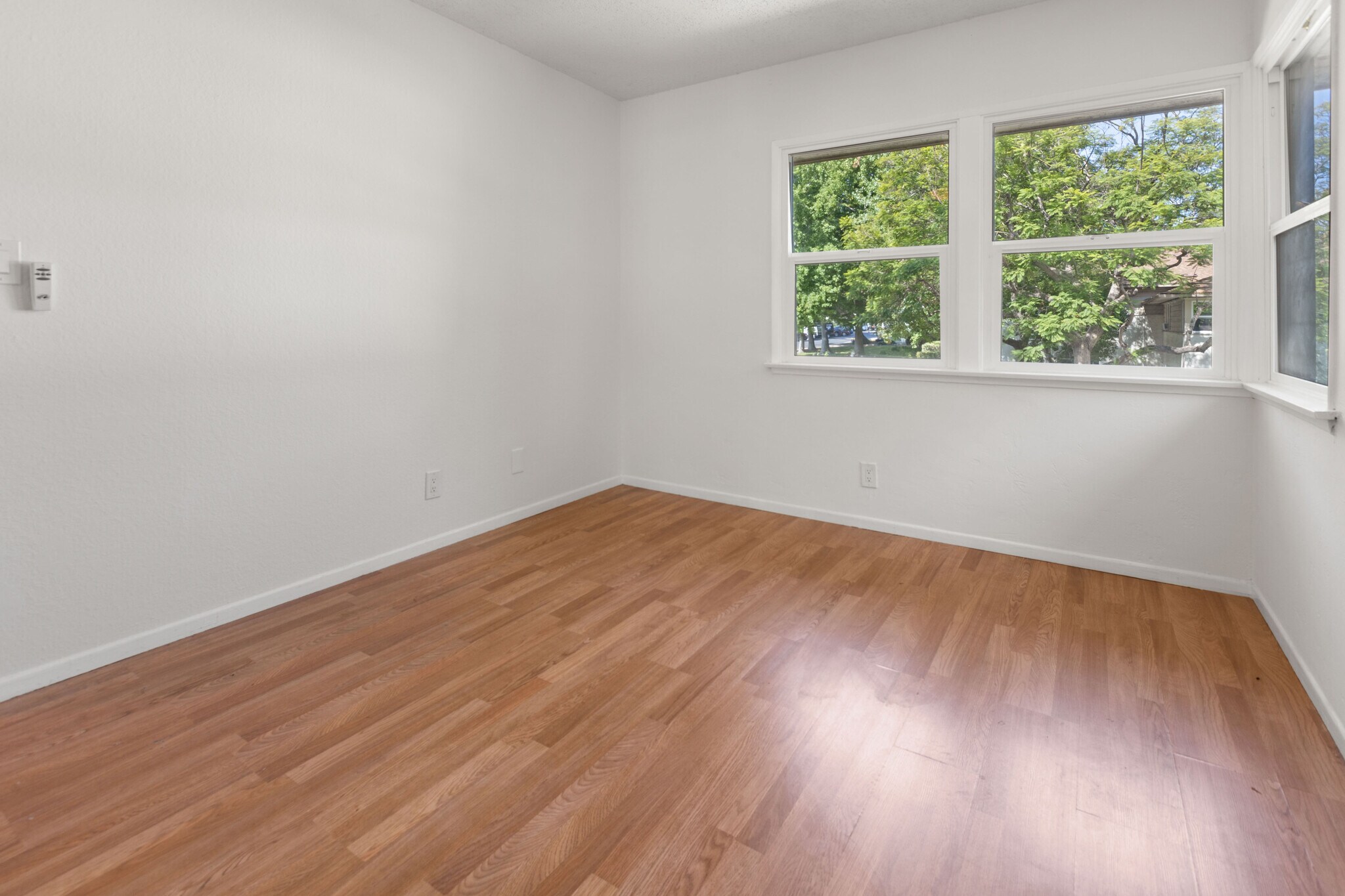 Building Photo - 5830 Bowcroft St