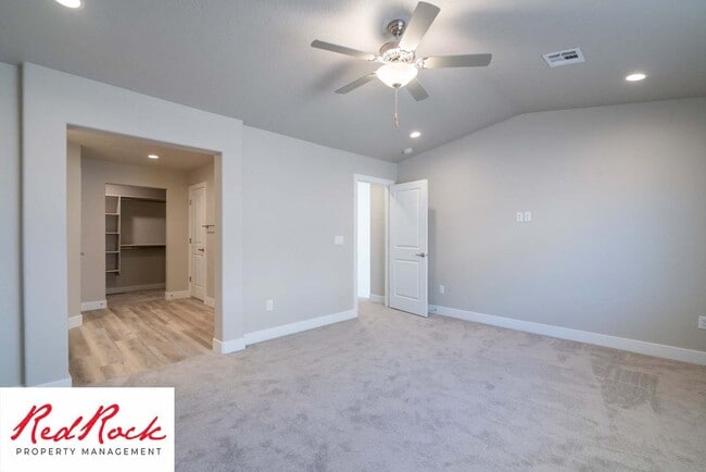 Building Photo - 3 Bedroom Hurricane Townhome With Scenic Views