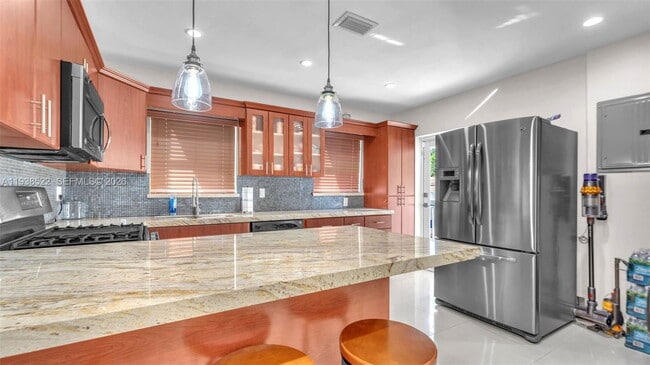 Building Photo - Southwest 27th Street, Miami, FL 33155 - 3 BR 1 BA single-family home